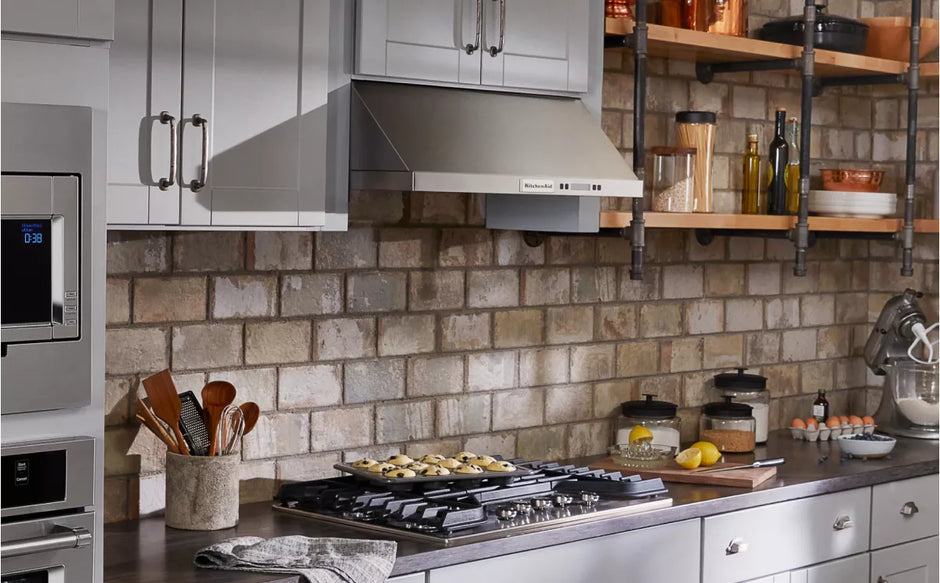 How to Choose the Right Under-Cabinet Range Hood for Your Kitchen